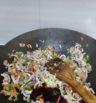 鱿鱼炒饭怎么做才好吃？有哪些小技巧？