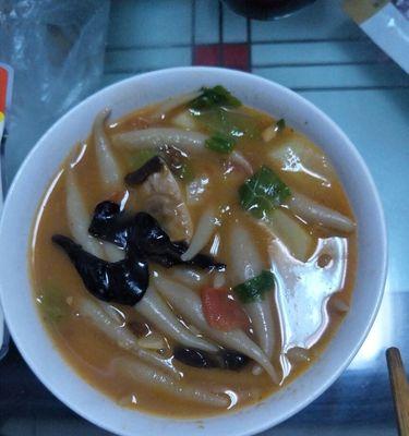 如何在家轻松制作美味莜面？步骤和技巧是什么？
