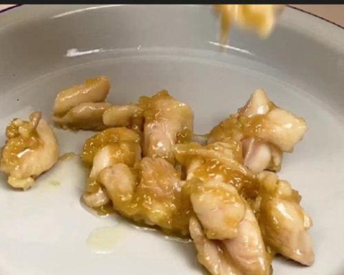油炸嫩鸡皮的做法是什么？如何保证鸡皮外酥里嫩？