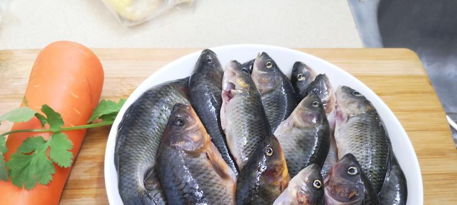 油炸鲤鱼的做法是什么？如何确保鲤鱼外酥里嫩？