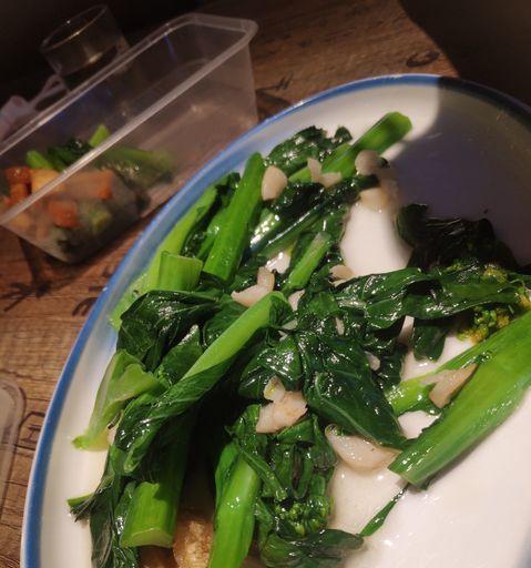 油渣炒菜心末的做法是什么？如何炒出鲜嫩可口的菜心末？