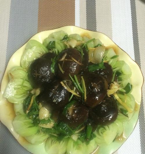 蟹爪扒香菇肉丸的做法是什么？如何制作美味的蟹爪扒香菇肉丸？