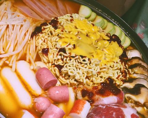 蟹味菇泡菜年糕汤怎么做？有哪些步骤和技巧？