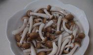 蟹味菇多宝汤怎么做？有哪些步骤和技巧？