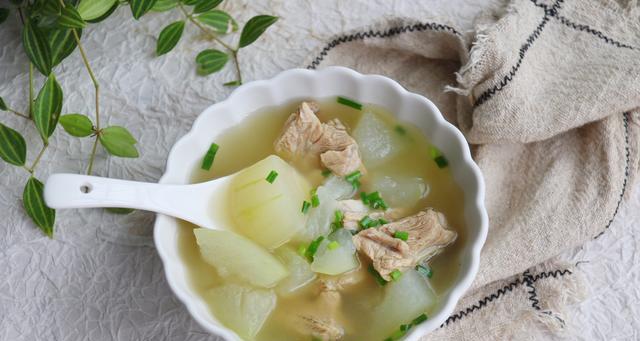 蟹味菇炖冬瓜怎么做？步骤和技巧是什么？