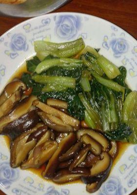 蟹味菇炒油菜怎么做？步骤和技巧有哪些？