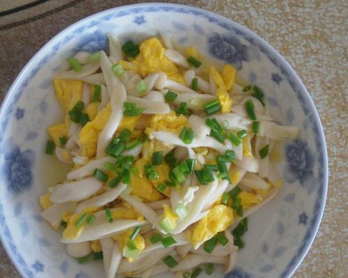 蟹味菇炒鸡蛋怎么做？步骤和技巧有哪些？