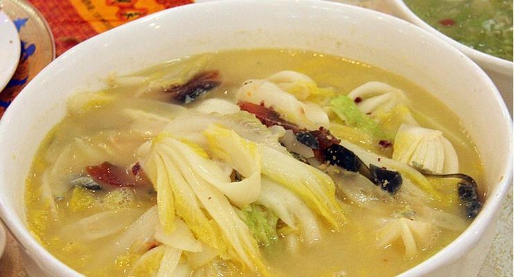 蟹味菇板筋肉汤怎么做？有哪些步骤和技巧？