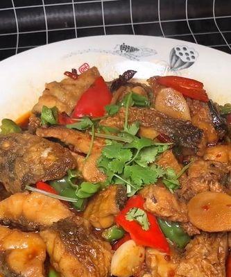 蟹脚鱼块的做法是什么？如何在家轻松制作？