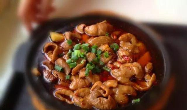 小柱私房菜之砂锅红汤牛肉怎么做？步骤详细吗？