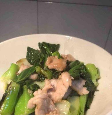 小芋炒青菜怎么做？步骤和技巧有哪些？