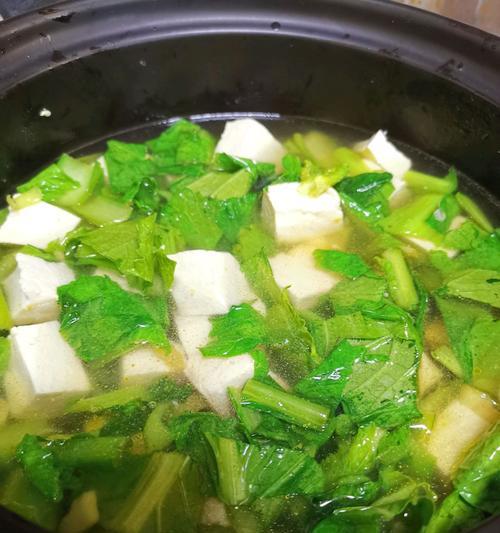 小鱼丸白菜汤怎么做？有哪些步骤和技巧？