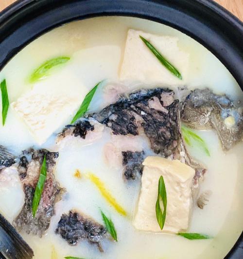 小鱼汤豆腐怎么做？有哪些步骤和技巧？