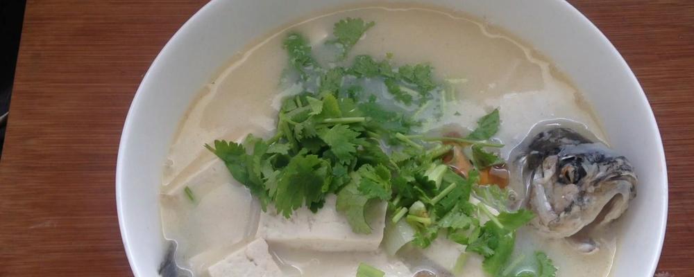 小鱼汤豆腐怎么做？有哪些步骤和技巧？