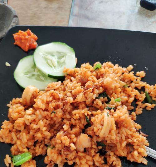 小鱼干炒饭怎么做？步骤和技巧有哪些？