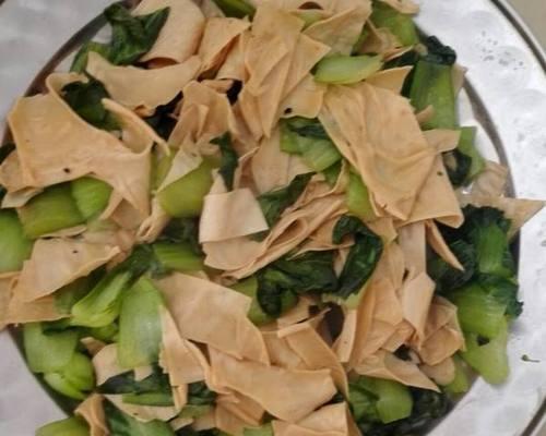小油菜呛豆皮怎么做？步骤和技巧是什么？