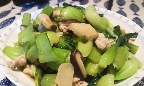小油菜揽香菇怎么做？步骤和技巧是什么？