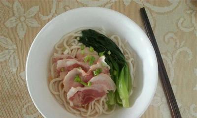 小油菜鸡蛋手擀面怎么做？详细步骤和技巧是什么？