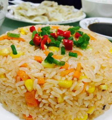 小油菜拆骨肉炒饭怎么做？步骤和技巧有哪些？