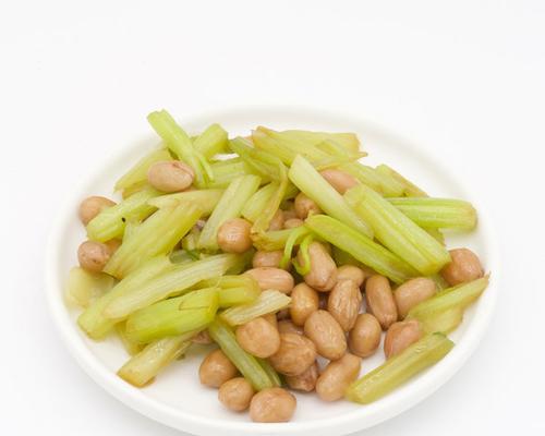 小银鱼拌花生怎么做？有哪些步骤和技巧？