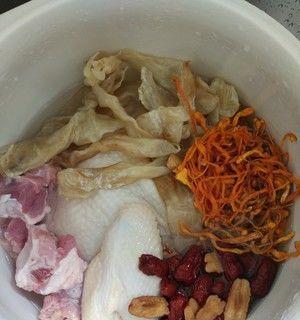 小熊电炖锅版炖鸡汤的做法是什么？如何用小熊电炖锅炖出美味鸡汤？