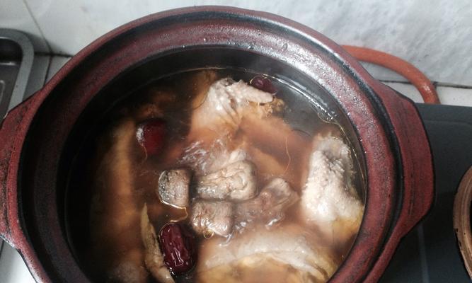 小熊电炖锅版炖鸡汤的做法是什么？如何用小熊电炖锅炖出美味鸡汤？