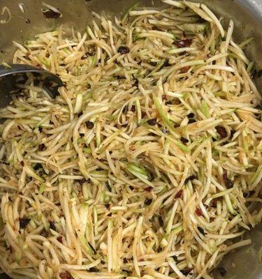 小咸菜拌苦菜怎么做？有哪些步骤和技巧？