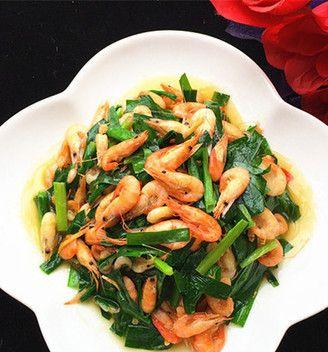 小虾炒韭菜怎么做？步骤和技巧有哪些？