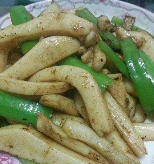 小乌贼干炒青椒怎么做？步骤和技巧是什么？