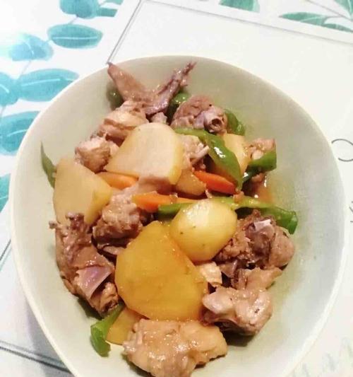 小土豆焖鸡怎么做？步骤和技巧有哪些？