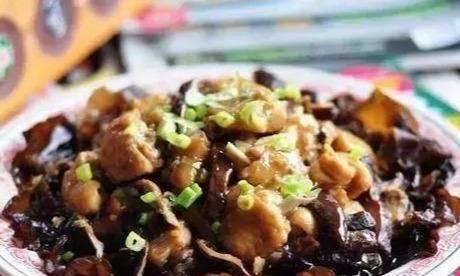 小肉包洋白菜猪肉木耳怎么做？步骤和技巧有哪些？