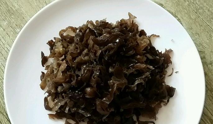 小肉包洋白菜猪肉木耳怎么做？步骤和技巧有哪些？