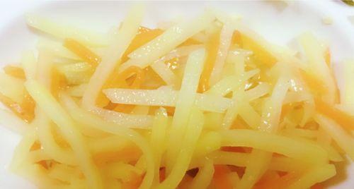 小青菜炒皮卷怎么做？步骤和技巧有哪些？