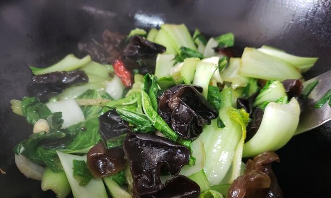 小青菜炒木耳丝怎么做？有哪些独特步骤和技巧？