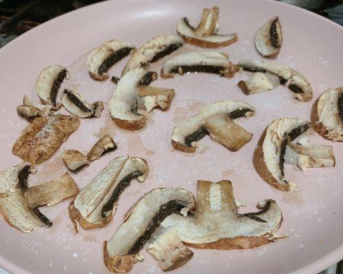小蘑菇怎么做才好吃？简单易学的家常小蘑菇食谱有哪些？