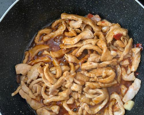 小蘑菇炒肉丝的做法是什么？步骤详解如何做？
