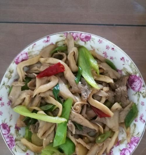 小蘑菇炒肉怎么做？步骤和技巧有哪些？