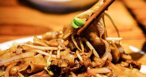小蜜蜂的做法是什么？如何在家自制小蜜蜂美食？