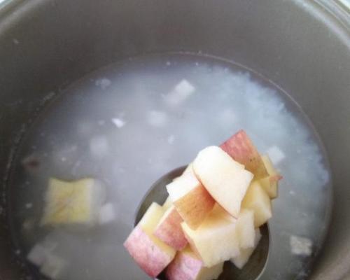 小米银耳苹果粥怎么做？有哪些健康益处？