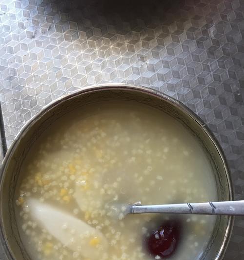 小米绿豆红枣粥怎么做？有哪些健康益处？