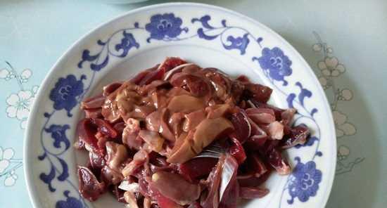小米辣炒鸭杂怎么做？步骤和技巧是什么？
