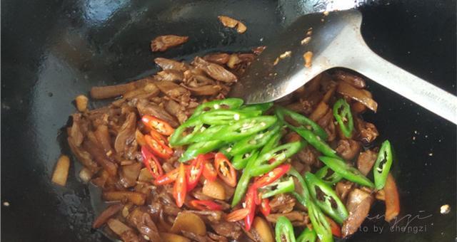 小米椒炒白菜苗的做法是什么？如何炒出鲜嫩可口的白菜苗？