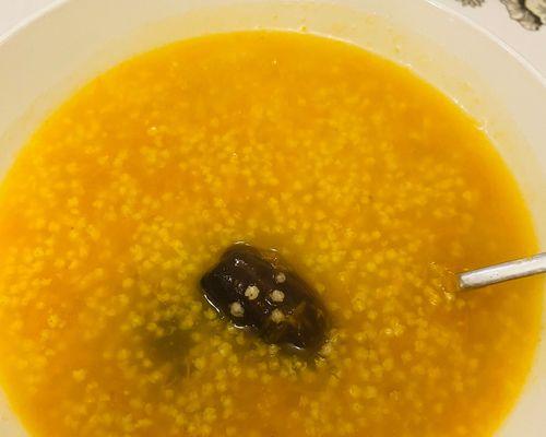 小米鸡肉蔬菜粥怎么做？有哪些健康益处？