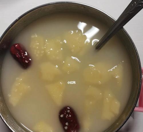 小米红枣苹果粥怎么做？有哪些健康益处？