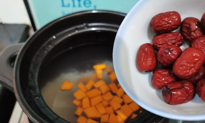 小米红枣南瓜粥怎么做？有哪些健康益处？