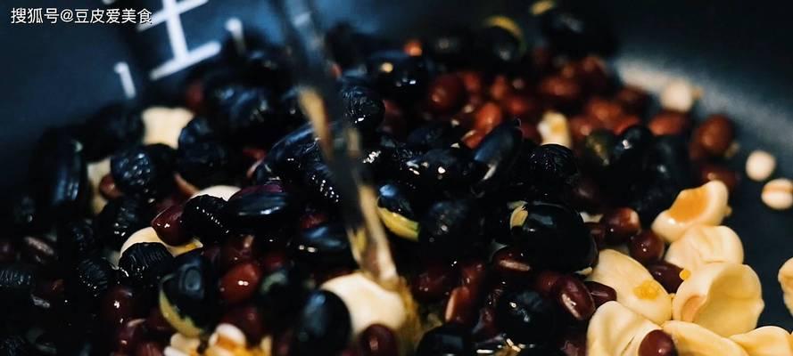 小米黑豆莲子粥怎么做？有哪些健康益处？