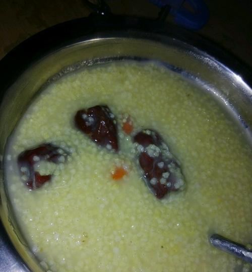 小米地瓜粥怎么做？有哪些营养功效？