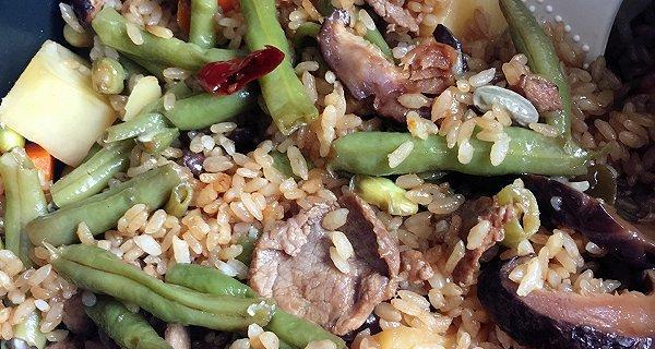 香菇麻酱豆角怎么做？步骤和技巧有哪些？