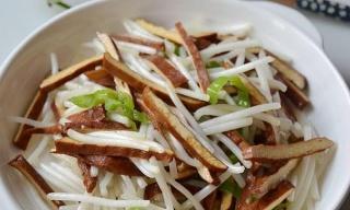 香菇绿豆芽怎么做？步骤和技巧是什么？
