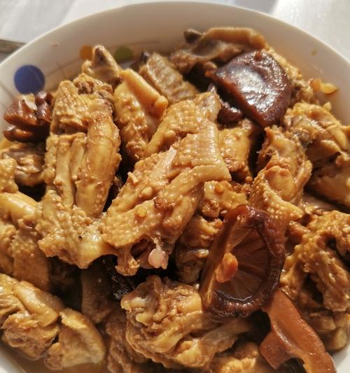 香菇栗子焖鸡翅的做法是什么？步骤详解如何做？